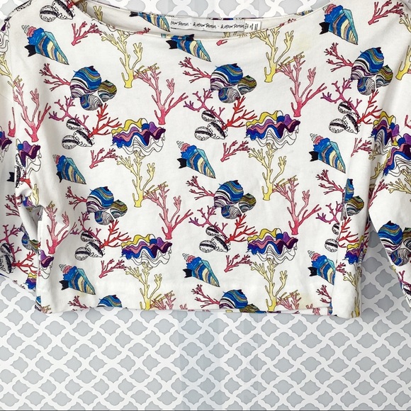 GUC & Other Stories Shell Algae Printed Crop Top - Picture 3 of 12